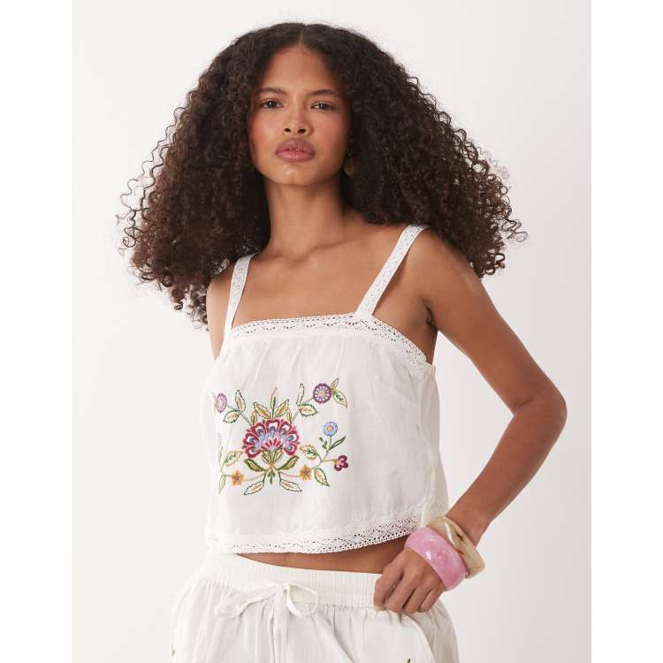 210273881-1-white?$n_750w$&wid