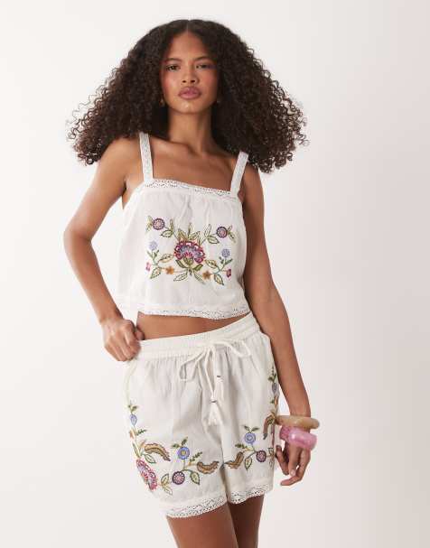 Accessorize floral embroidery shorts in white - view 1