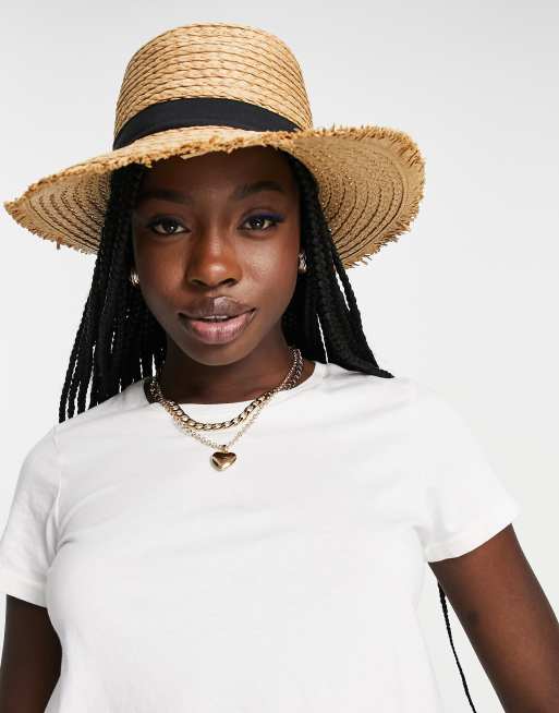 How to Accessorize A Straw Hat