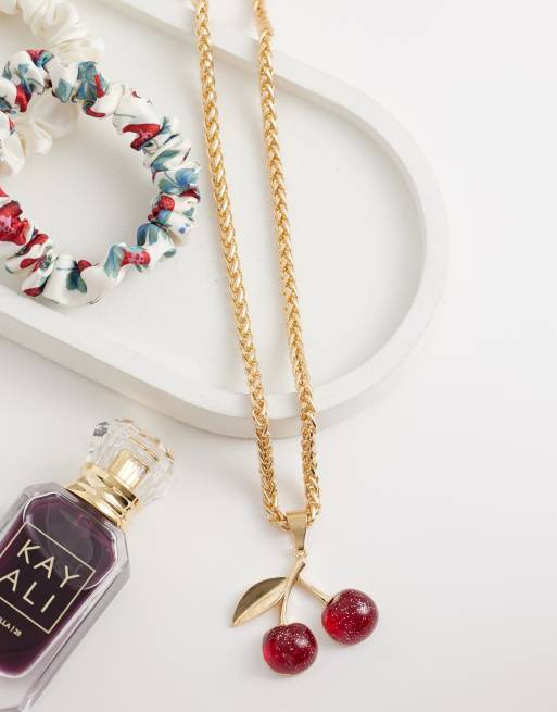 Accessorize – Halskette in Gold-Optik mit Kirsch-Anhängern aus Kunstharz, 2 von 4