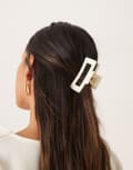 [Accessorize] Accessorize matte rectangle hair claw clip in white No Size WHITE