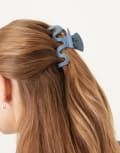 [Accessorize] Accessorize matte wiggle hair clawclip in blue No Size Mid blue