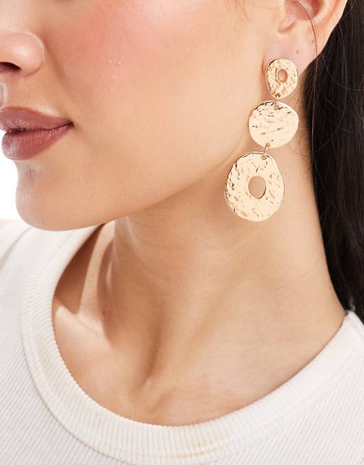 Accessorize – Ohrhänger in gehämmerter Goldoptik mit Ringdesign