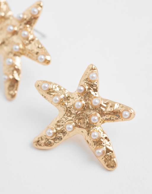 Accessorize - Orecchini a bottone dorati con perle sintetiche testurizzate a forma di stella marina, 3 di 4