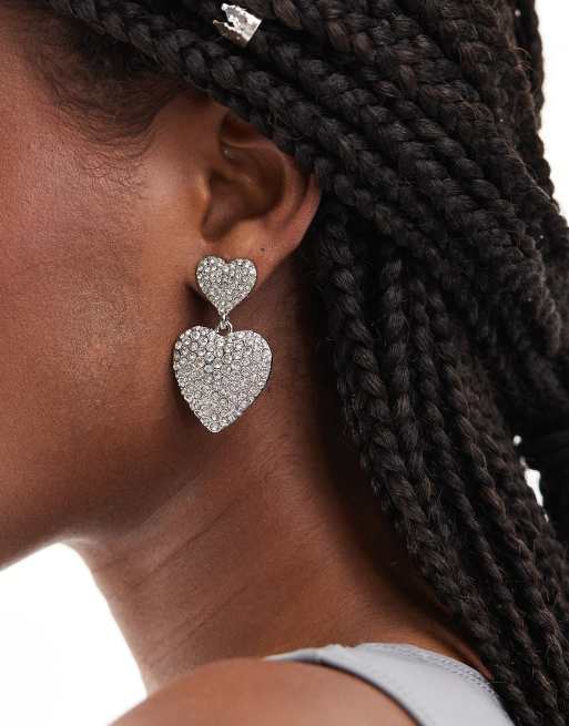 Accessorize - Orecchini color argento in pavé con due cuori pendenti