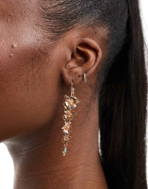 Accessorize - Orecchini pendenti color oro con fiori 