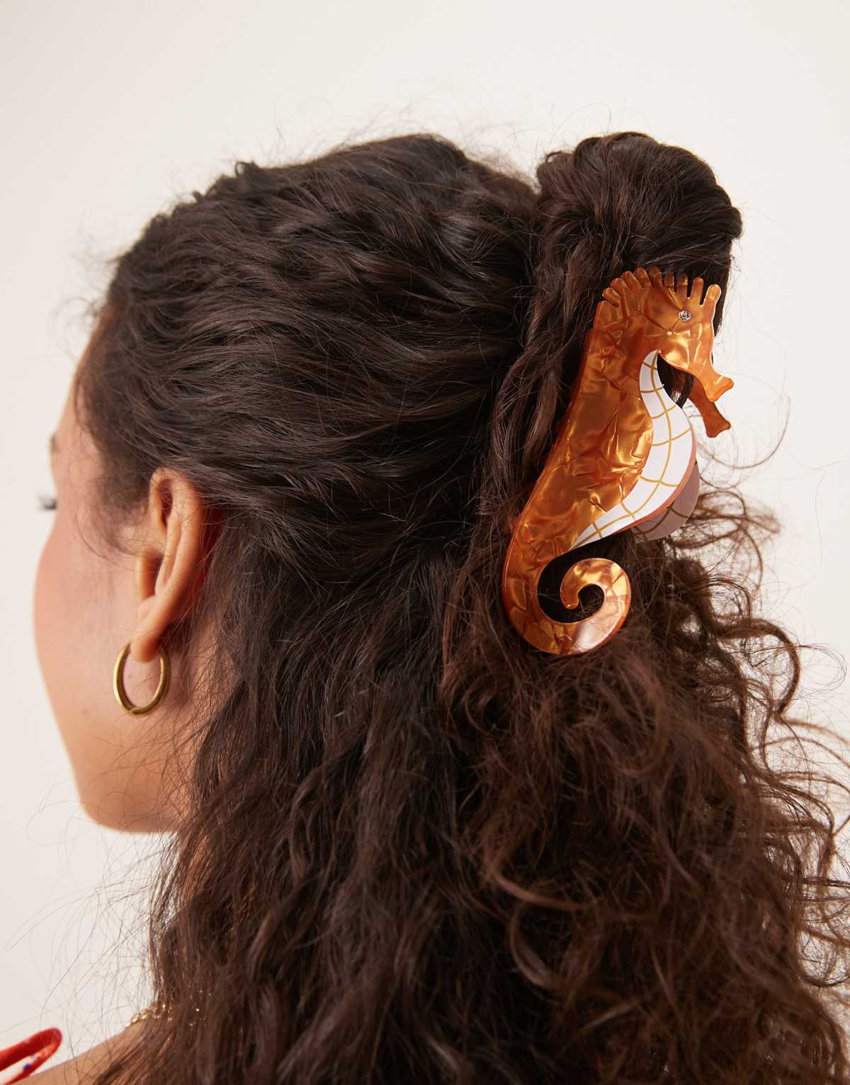 Accessorize seahorse hair claw in orange