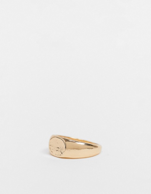 Accessorize signet ring in gold