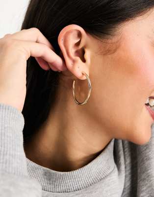 Accessorize Accessorize small simple hoop in gold