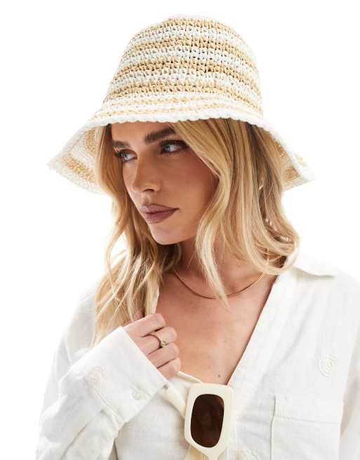 Accessorize – Słomkowy kapelusz typu bucket w paski w kolorze biało-beżowym 