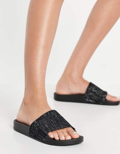 Accessorize - Sorte pool-sliders