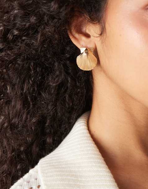 Accessorize – Statement – Guldfärgade hängande örhängen med snäckor - view 1
