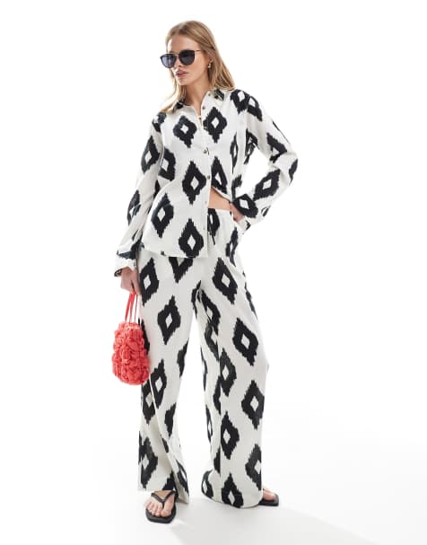 Accessorize – Svartvita, mönstrade strandbyxor i oversize - view 1