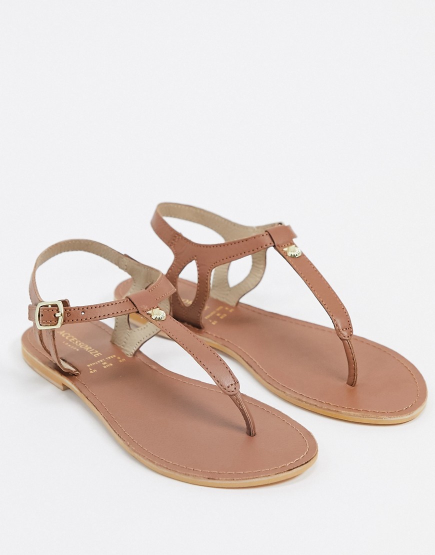 Accessorize - Tan-farvede flade sandaler i læder med t-bar