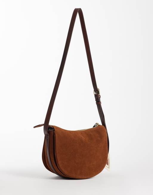Accessorize – Umhängetasche aus Wildlederimitat in Camel mit Schaldetail, 4 von 4