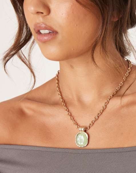 Accessorize vintage style green stone pendant necklace in gold tone - view 1