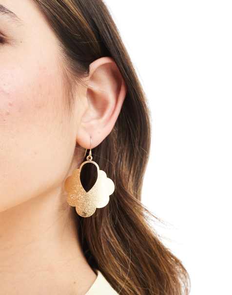 Accessorize - Wolkvormige oorhangers met textuur in goud - view 1