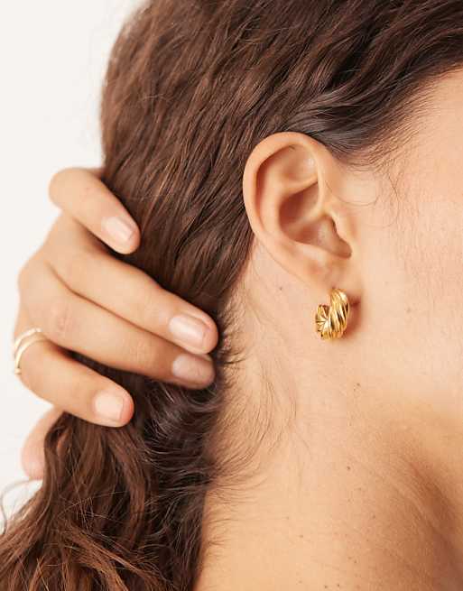 Steel gold plated twist hoops Steel gold plated twist hoops
