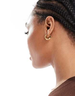 Z hollow huggie hoop earrings in gold tone