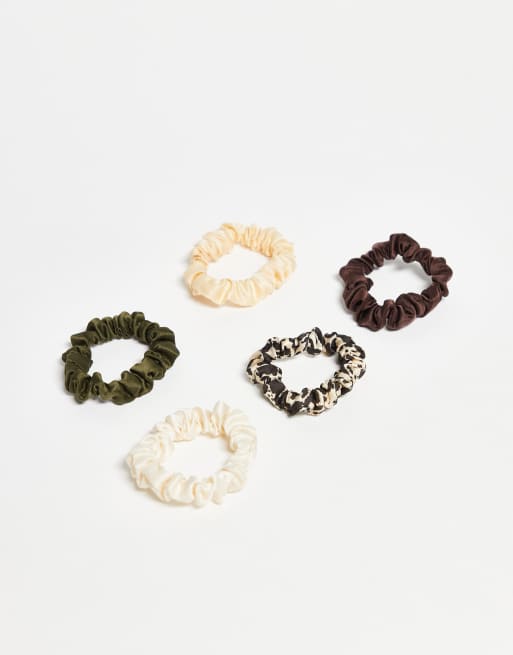 Accessorize – Zestaw 5 wąskich gumek do włosów w różnych kolorach i we wzór w krowie łaty