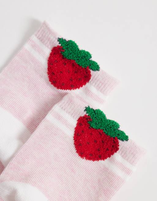 Accessorzie – Różowe skarpetki w uczelnianym stylu w truskawki, 2 z 3