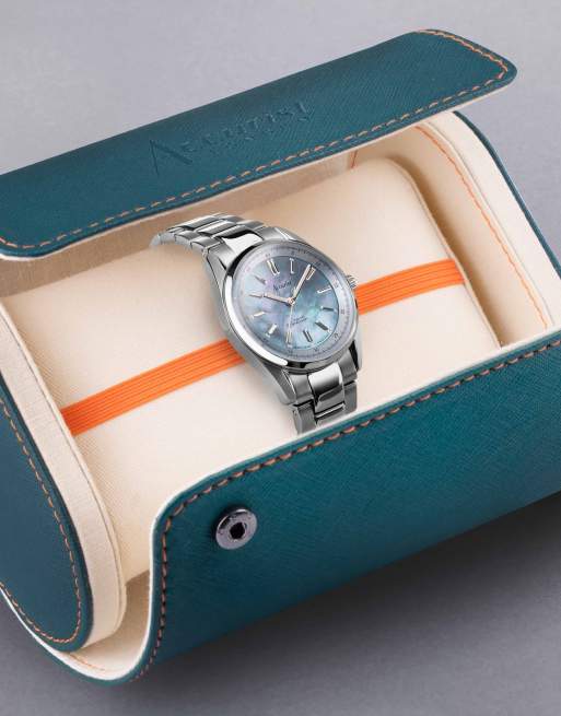 Accurist Orologio Solare Da Uomo Per Tutti I Giorni (40 Mm) Quadrante Blu / Acciaio 74019 - First Class Watches™ A
