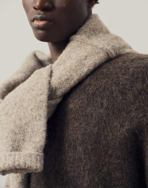 A.Collective Mohair-Pullover mit Rundhalsausschnitt und Stickerei in Braun - view 1