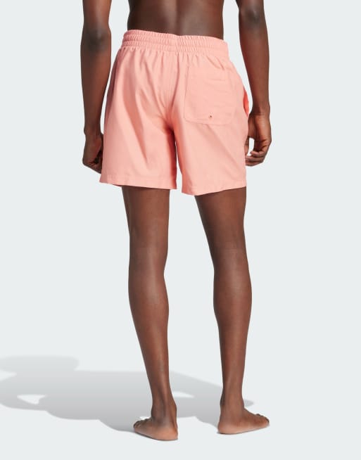 adidas – Adicolor Essentials – Einfarbige Badeshorts in Rot ASOS