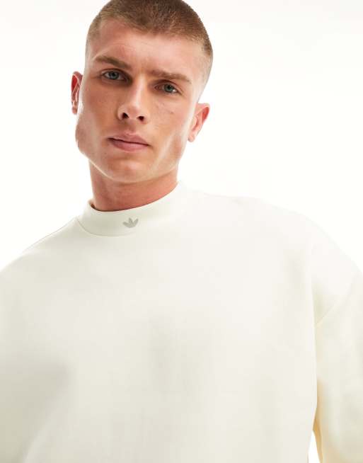 adidas Basketball – Langärmliges Shirt in Creme
