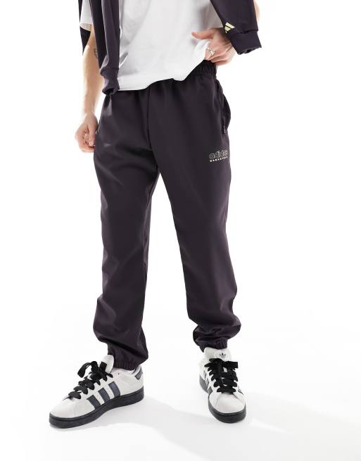 Pantaloni hotsell adidas basket