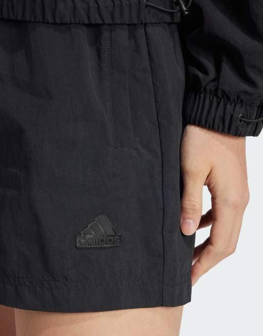 adidas – City Escape – Czarne szorty z tkaniny, 4 z 5