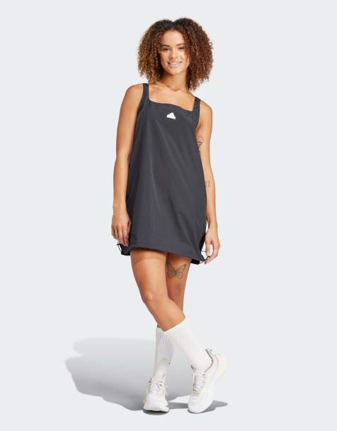 Women's sport store dress up