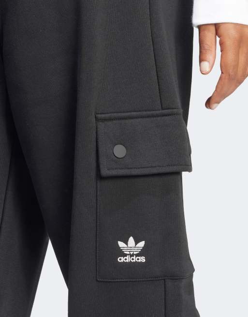 Jogger Pants adidas Essentials Fleece Cargo Jogger Sweatpants