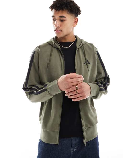 adidas Essentials – Zapinana na zamek oliwkowa bluza z tkaniny french terry z kapturem i 3 czarnymi paskami
