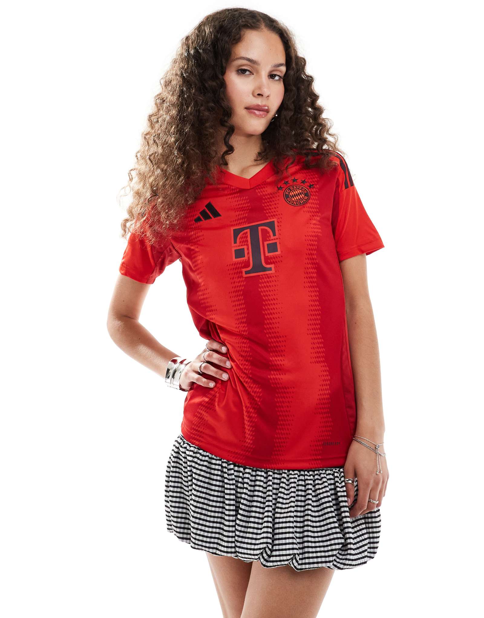 домашняя майка adidas FC Bayern Munich 2425 красного цвета 19990₽