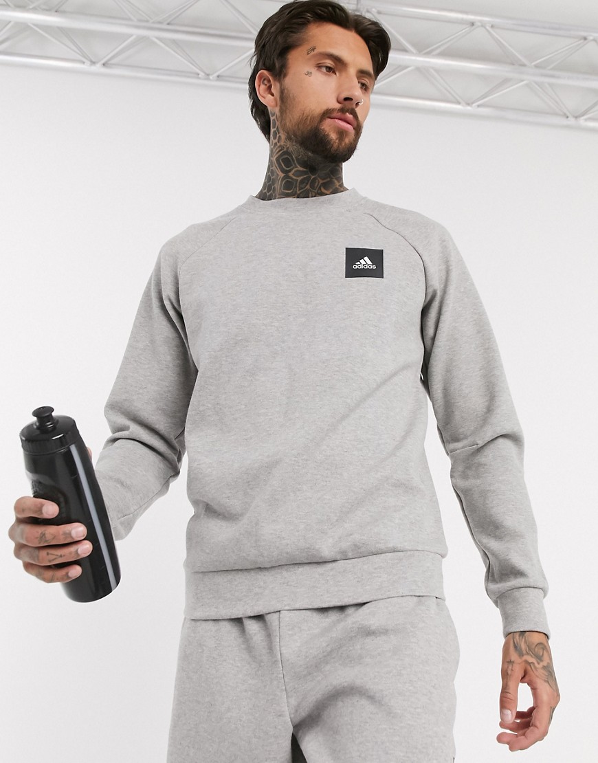 Adidas Performance - Adidas - felpa girocollo con logo squadrato grigia-grigio