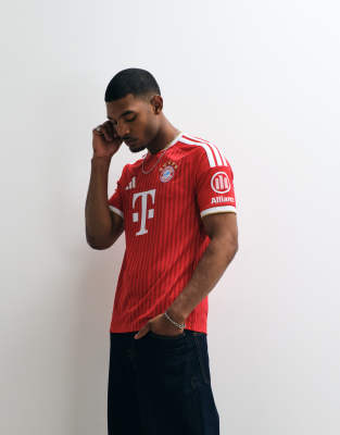 Football - Bayern München 26/27 - Heimtrikot in Rot Rot M
