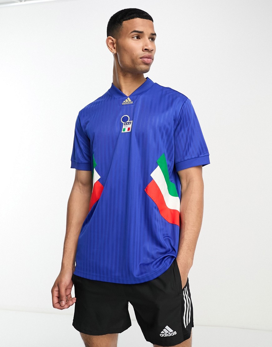 adidas football - blå t-shirt med italien-ikoner
