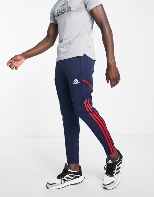 adidas Football – FC Arsenal 2022/23 Coach – Trainings-Jogginghose in Marineblau