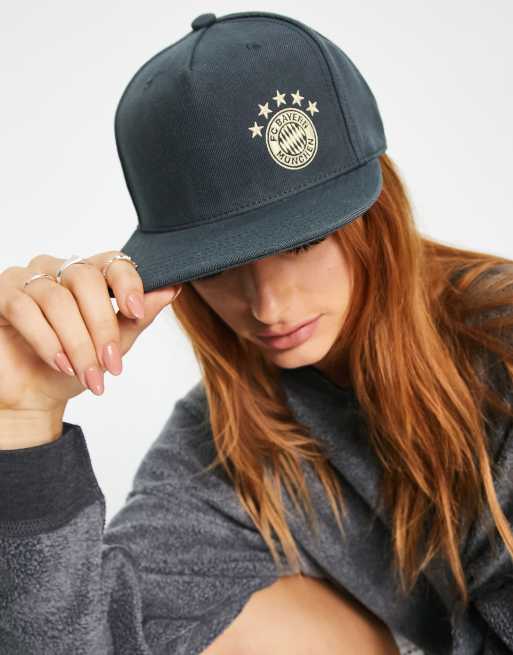 adidas Football – FC Bayern München – Lifestyler-Kappe in Schwarz 