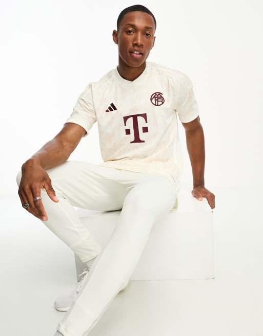 Bayern white hot sale jersey