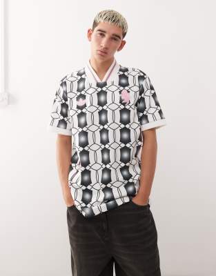 adidas performance adidas Football Juventus LF jersey in black and white