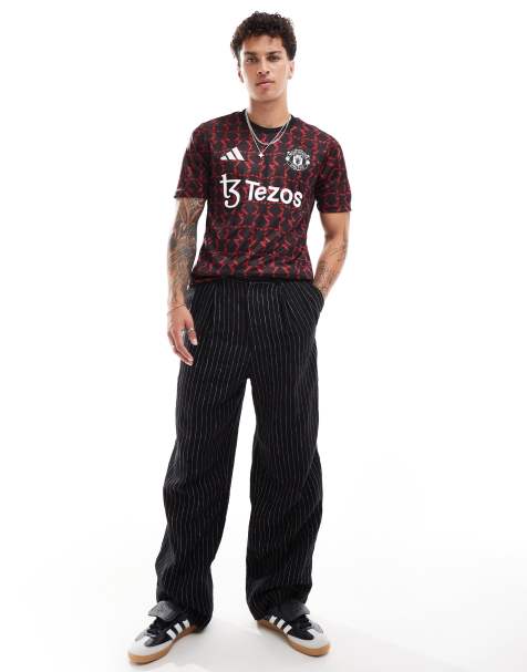 adidas Football Manchester United 24/25 pre-match jersey in black and burgundy - view 1