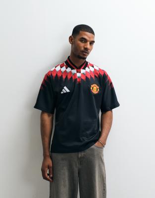 adidas Football Manchester United 26 Stadium jersey in black | ASOS
