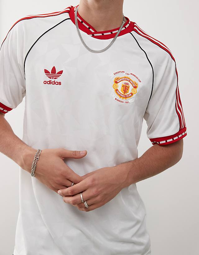 adidas Football Manchester United anniversary 91 t-shirt in adidas Football Manchester United anniversary 91 t-shirt in