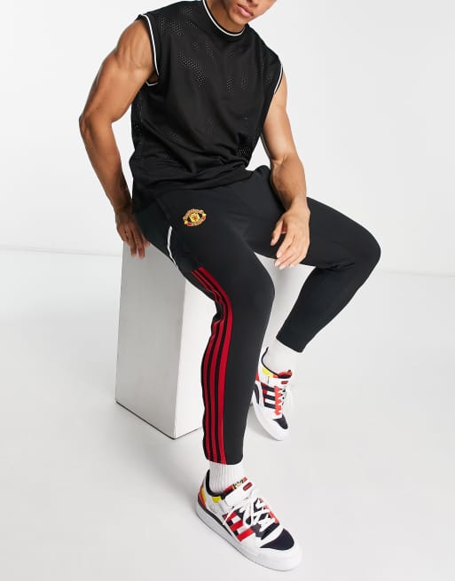 Man utd best sale track pants