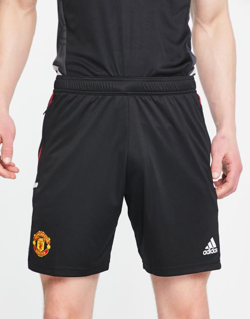 Football Manchester United FC 2022/23 coach training shorts in black | ASOS