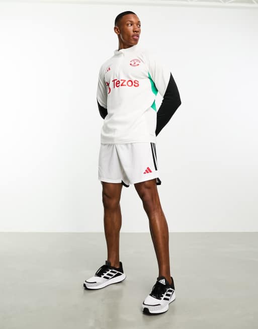 adidas Football – Manchester United – Shorts in Weiß
