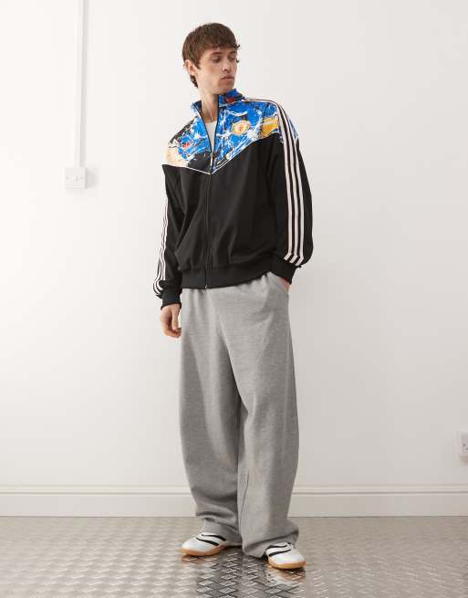 adidas Football – Manchester United x Stone Roses – Jacke in Schwarz mit Print und durchgehendem Reißverschluss, 2 von 5