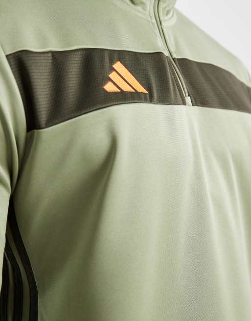 adidas Football – Tiro 25 Essentials – Trainingsoberteil in Zeltgrün, 2 von 5